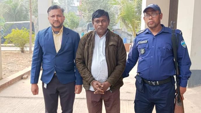 হাতিয়ায় সরকারি খাস জমি দখলের চেষ্টার মামলায় বিএনপি নেতা গ্রেফতার