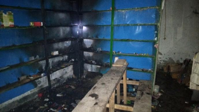 জামায়াত নেতার দোকান পুড়িয়ে দিলো ছাত্রদল নেতা